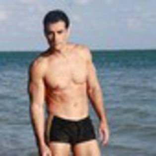 david-zepeda-407638l-thumbnail_gallery - David Zepeda