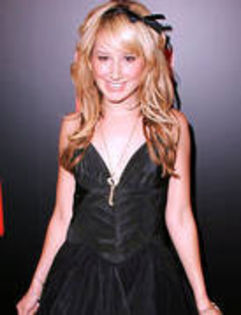 ZBANTZMMWVEBBGHXCTP - poze ashley tisdale