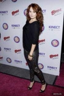 61799729_TQMIOXX - poze cu debby ryan