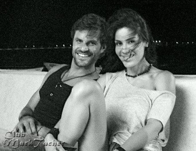 32634_569914469709577_1055394888_n