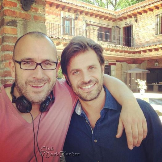 547274_570261926341498_402405343_n