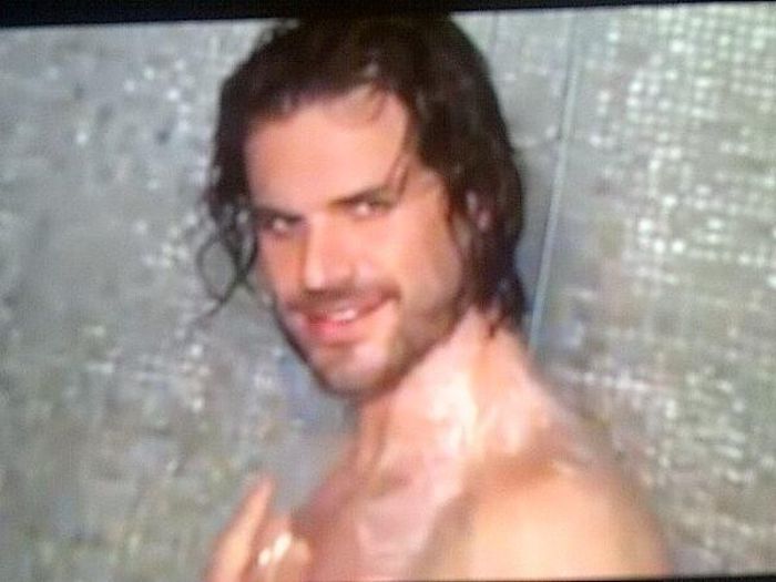 547530_458238144255272_178813822_n