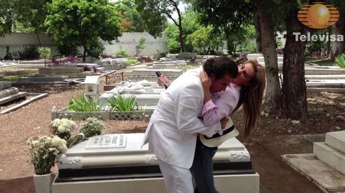 271120_471818566185230_1023625884_n