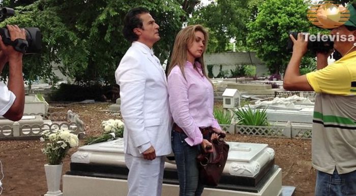 418803_471818502851903_1951745800_n