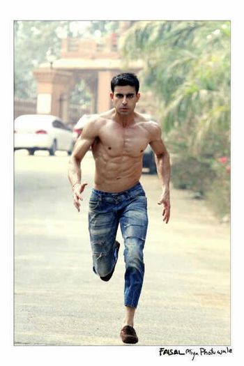 72982_584588984903957_1820189350_n - Gautam Rode