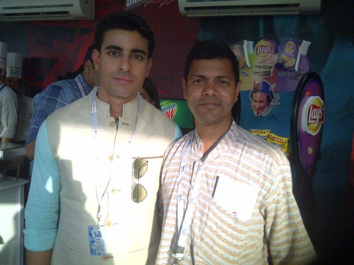 931383_595393393812031_351400904_n