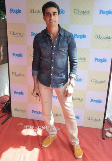 430350_594949803856390_89549116_n