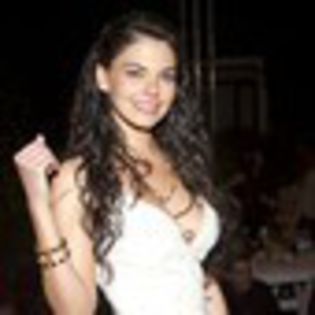 livia-brito-543062l-thumbnail_gallery