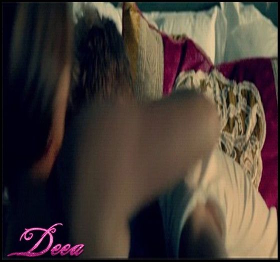 * cade si se trezeste * O___O :-s Unde sunt ? Ce caut peste tine?O_O - lll --- Partea 1 --- lll