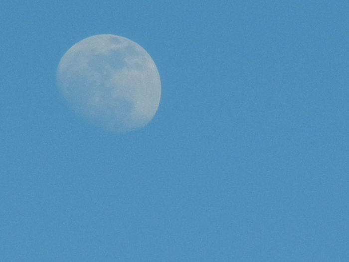 Beautiful Moon (2013, Apr.22, 6.53 PM)