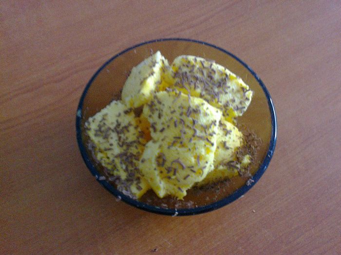 Inghetata de casa - vanilie si fulgi de ciocolata