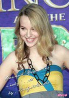 34316135_YNYWHEUNK - poze cu bridgit mendler