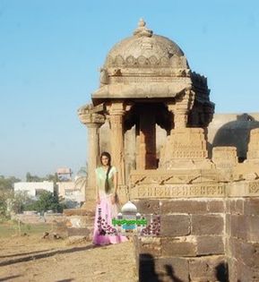 86148714 - SaraswatiChandra Off screen pictures
