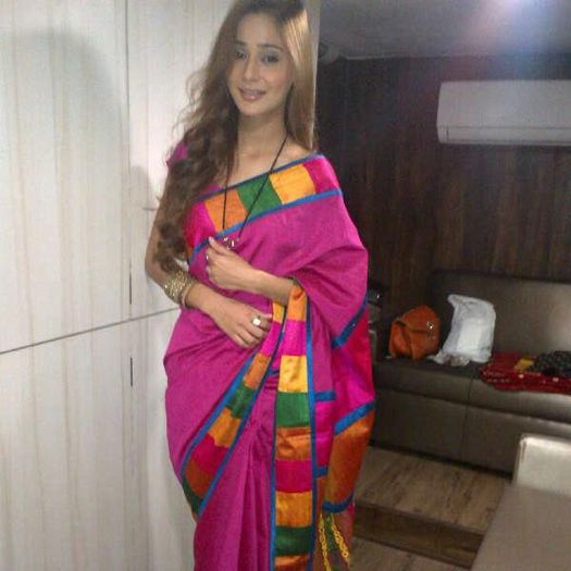 15 - sara khan23