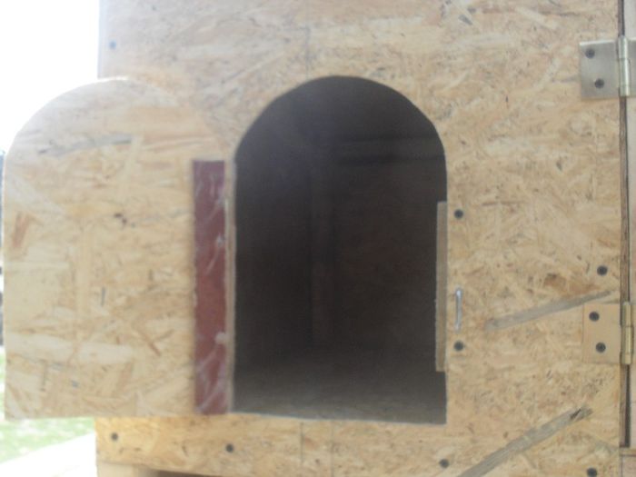 Intrarea pt a ma uit la cuib...