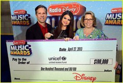 14 - Radio Disney Music Awards---27 April 2013