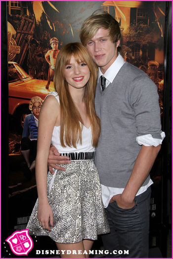 Bella-Thorne-Fans