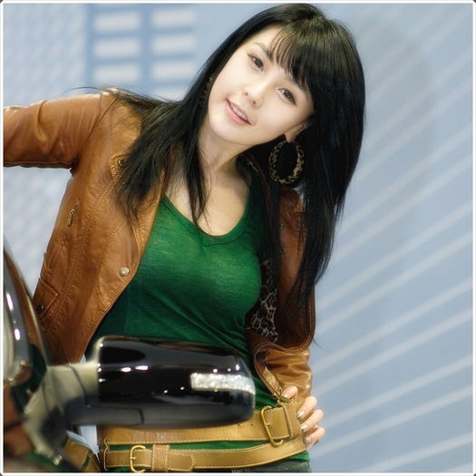 -|intra cu Scooby| Ailee..ia-l! :)) Te-am scutit de un drum :P |i-l da|