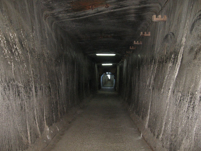 salina 069; tunelul este codificat (hectometrat)
