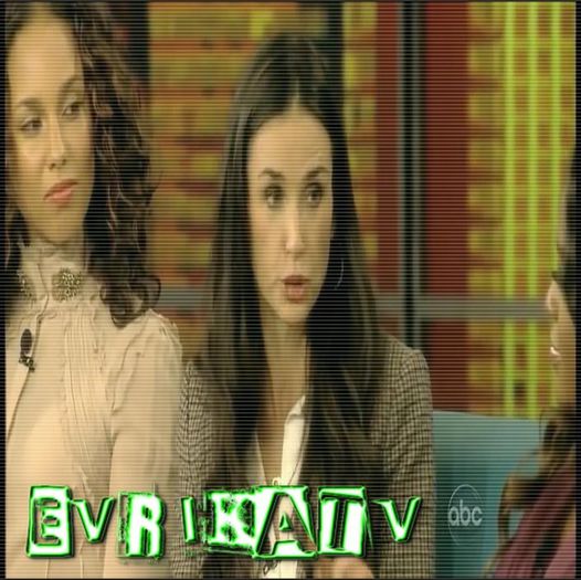 - [intra in camera] De...DEBRA. O_O ce-i cu dezordinea asta?