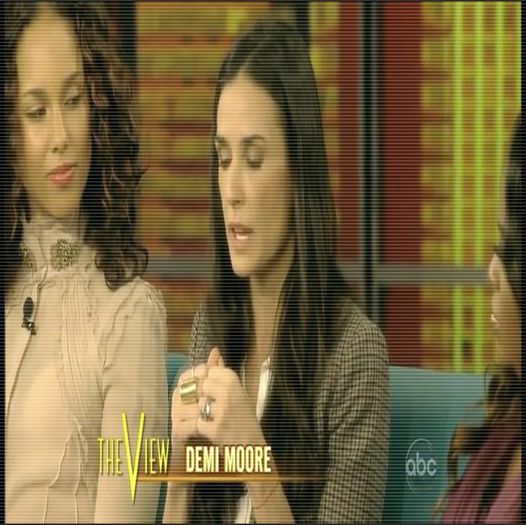 - da,are sansa sa se imbunatateasca. ^^ Debra,coboara putin. =;