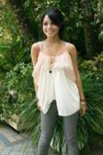 KDFITQWMATHIXYYBZCS - vanessa hudgens