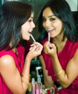 MEROJBOTECAFFMFNLDC - vanessa hudgens