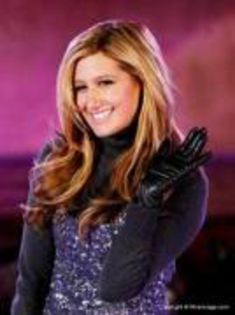 MIBZAEASTIZVYGTHXXH - poze cu ashley tisdale