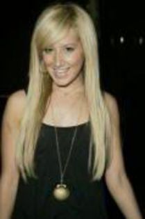 OIXOXYVAJUGBLYYCSOT - poze cu ashley tisdale
