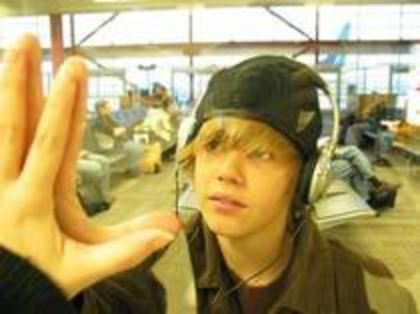 QLBJJEGAMNITOSEZDYD - justin biber