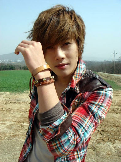  - Kim hyun joong ss501 leader