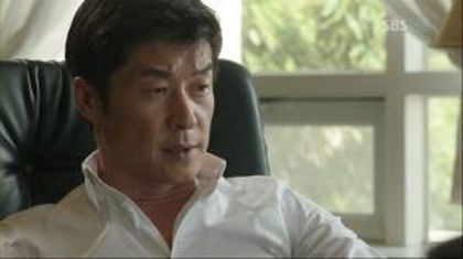 Ana fata mea esti aici?