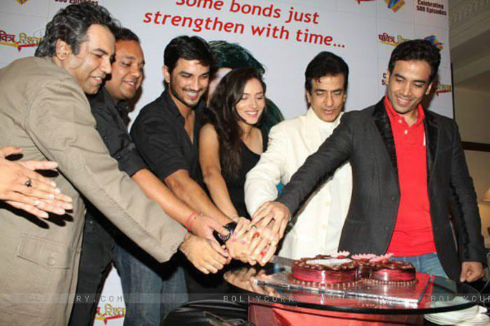 199468-sushant-singh-rajput-ankita-lokhande-jeetendra-kapoor-tushar-ka - ankita si sushant