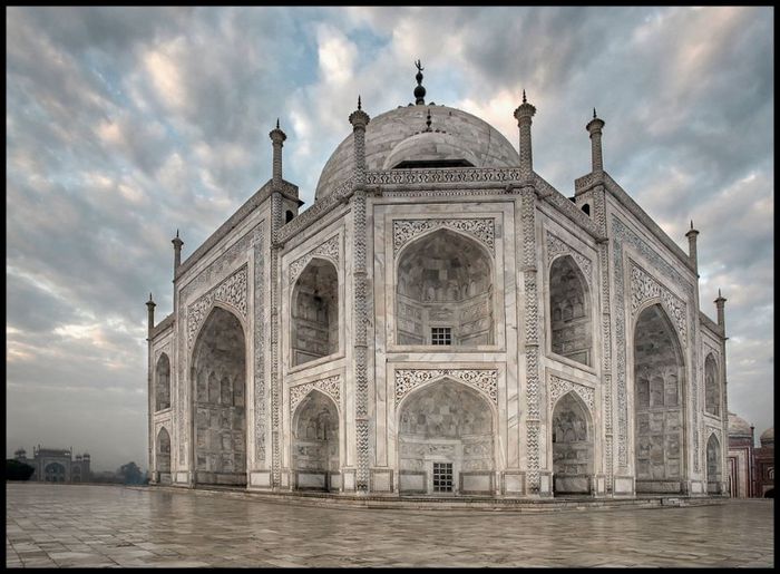 Marble_Mausoleum_by_didumdidum
