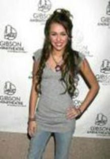 88798656_CSMPGAK - miley cyurs
