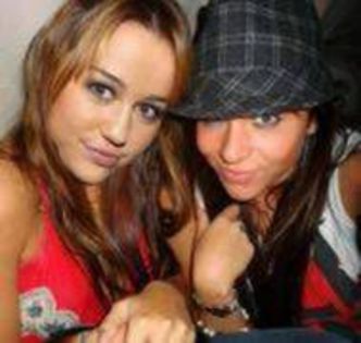 13233091_JBMTUIZHG - miley cyurs