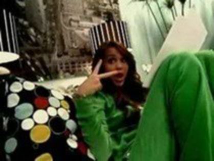 13233202_NAXAMSPJA - miley cyurs
