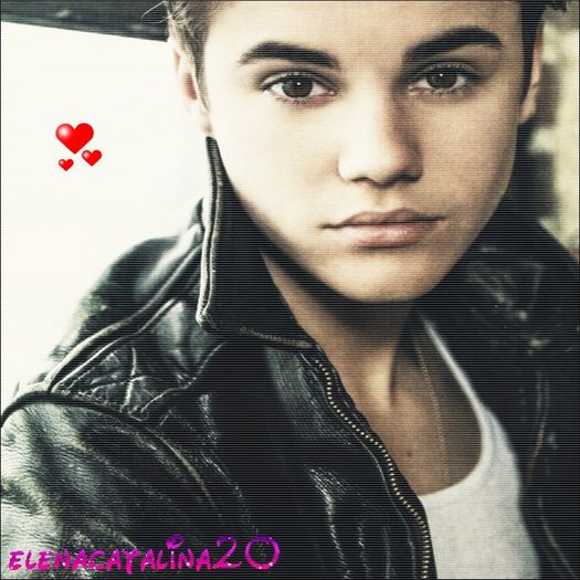 Nu stiam ca poate canta asa bine o.O *si da din greseala peste o vaza*