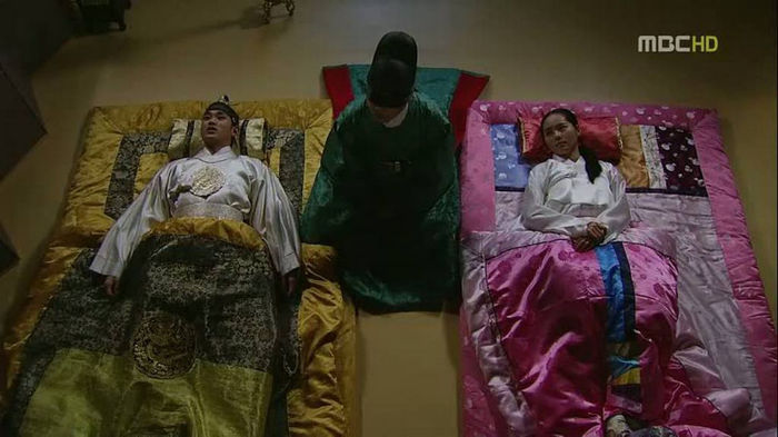The Moon That Embraces the Sun  moon18-00005 - The Moon That Embraces the Sun - Joseon