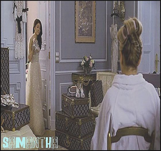 * dupa 10 minute iese i.p. din baie * Asa.. Sper sa fie buna rochia :-??