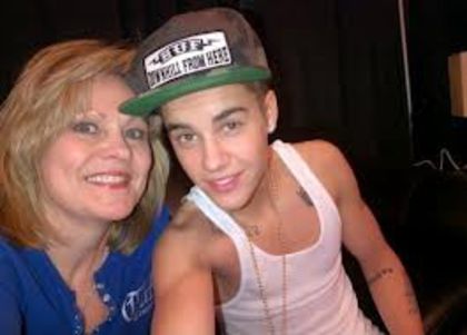 0_0 Banii aia erau pt tot anul! Foarte bn. sa fi sanatoasa ca de la mn nu mai vezi nici un leu.