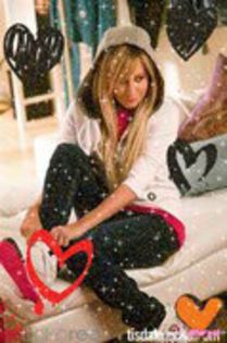 29162718_RJDXWNDFZ - ashley tisdale glitter