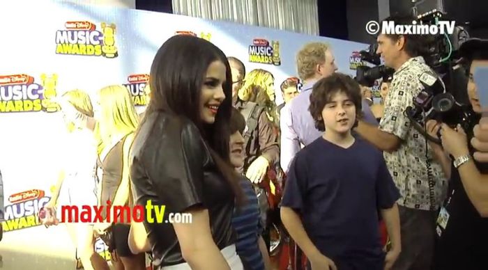 bscap0103 - xX_2013 Radio Disney Music Awards Red Carpet Arrivals