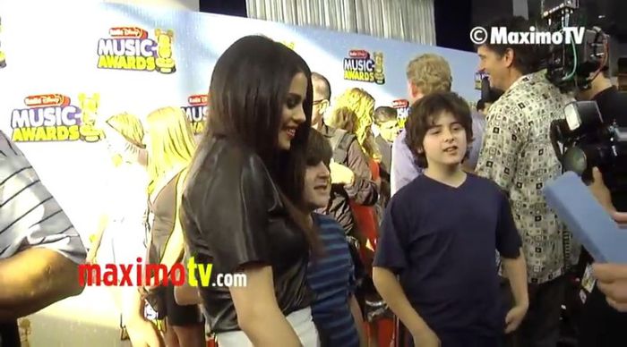 bscap0104 - xX_2013 Radio Disney Music Awards Red Carpet Arrivals