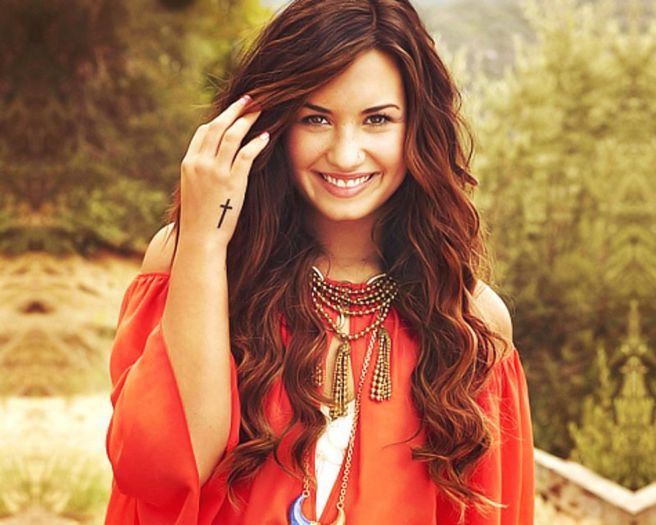 Demi-Lovato-Sexy-Wallpapers-5 - A 2 printesa a mea Demi Lovato