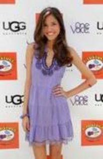 80920553_OUIBUCM - poze cu kelsey chow