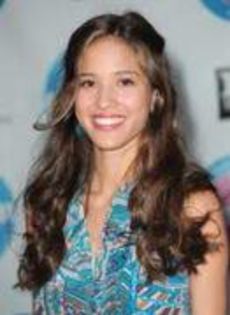 80920560_CXGUODE - poze cu kelsey chow