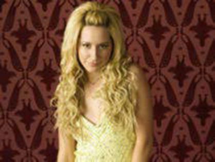 45077388_YPIRMCQEC - poze cu ashley tisdale