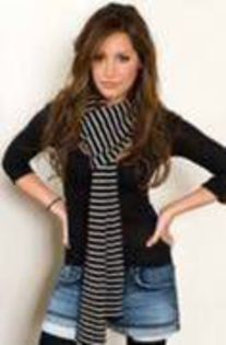 71824618_SKAPPUR - poze cu ashley tisdale