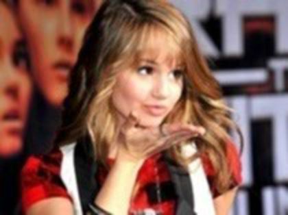 45821297_NJOZONEFN - poze cu debby ryan